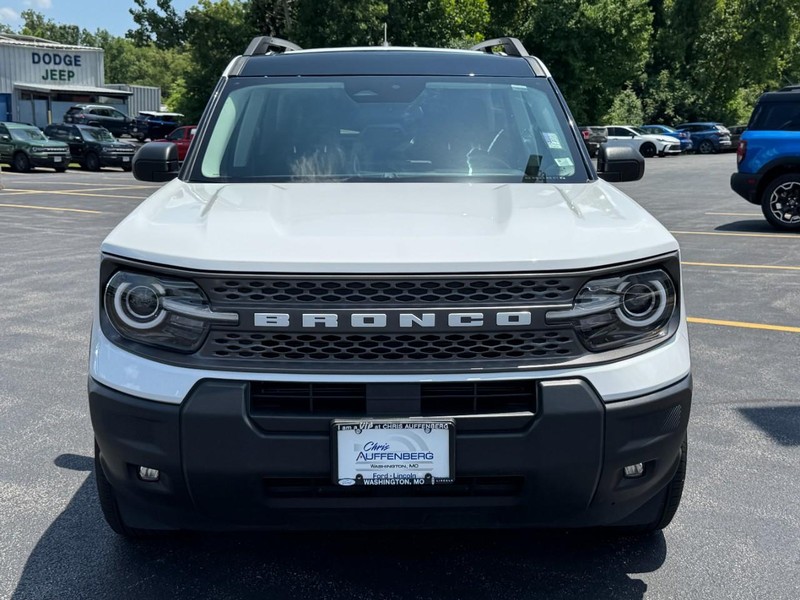 Ford Bronco Sport Vehicle Full-screen Gallery Image 09