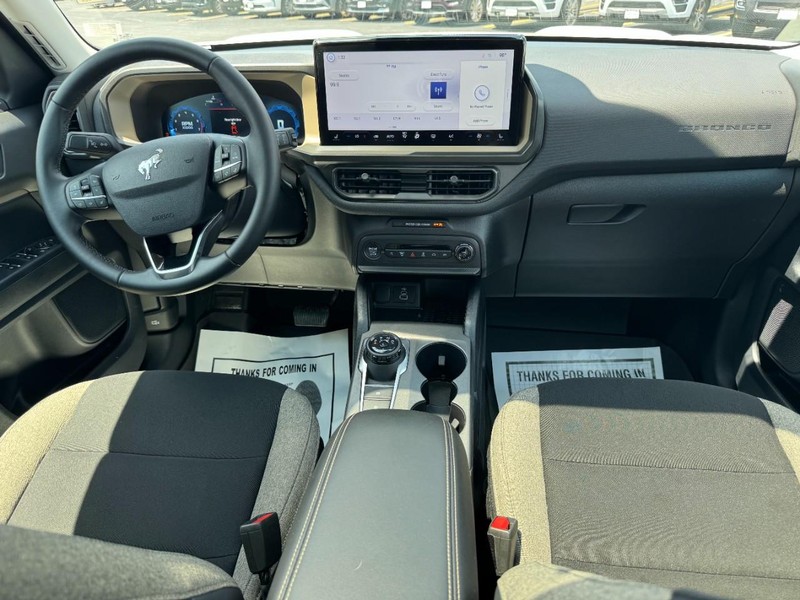 Ford Bronco Sport Vehicle Full-screen Gallery Image 11