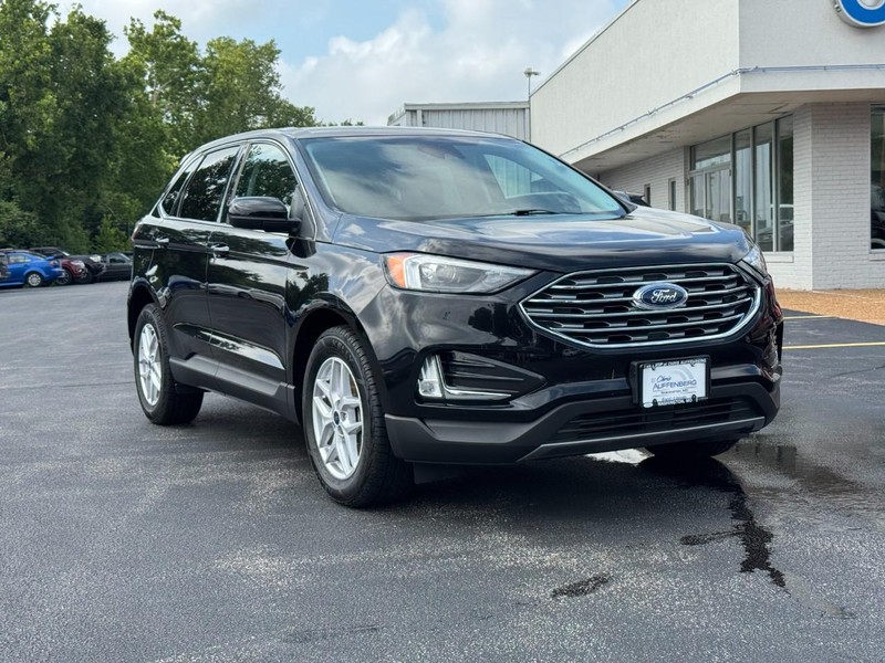Ford Edge Vehicle Full-screen Gallery Image 02