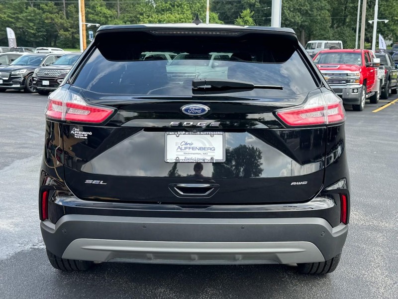 Ford Edge Vehicle Full-screen Gallery Image 04