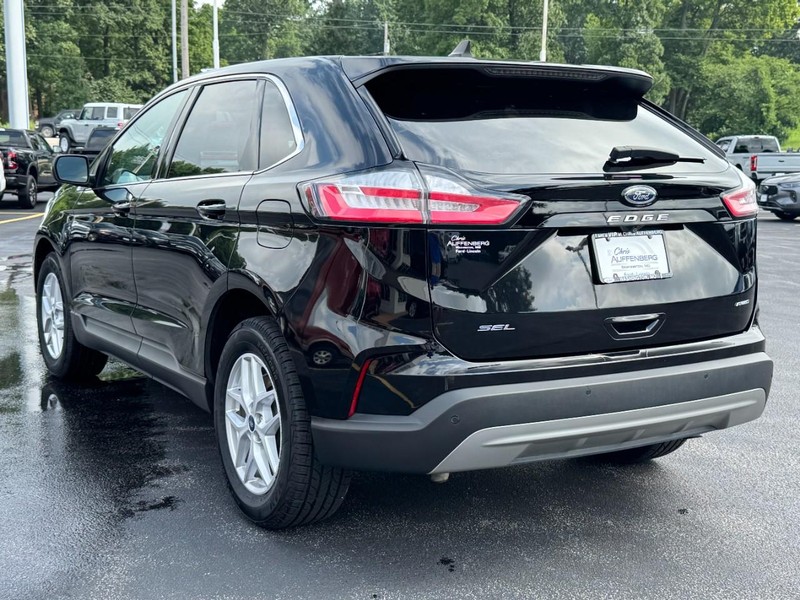 Ford Edge Vehicle Full-screen Gallery Image 06