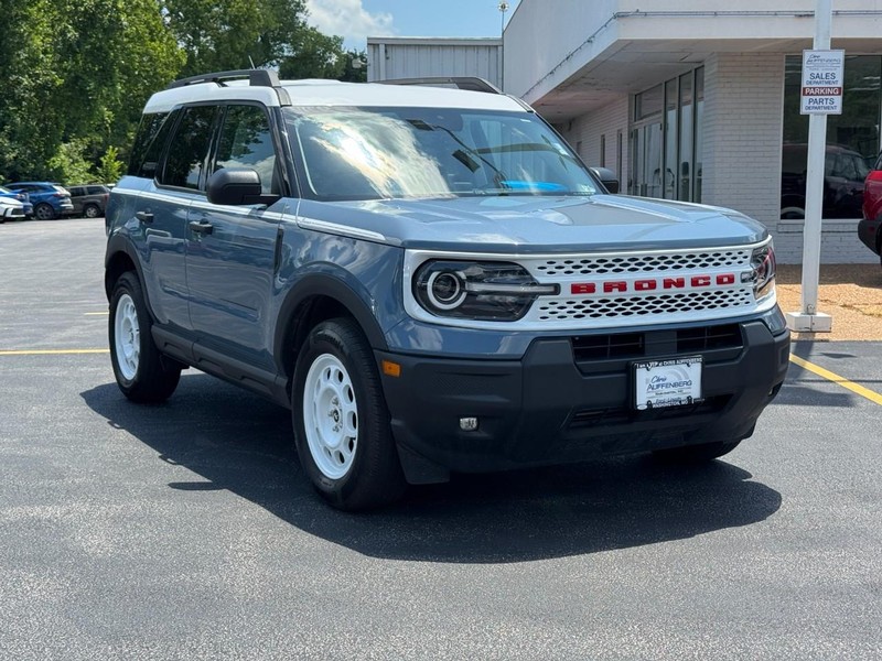 Ford Bronco Sport Vehicle Full-screen Gallery Image 02