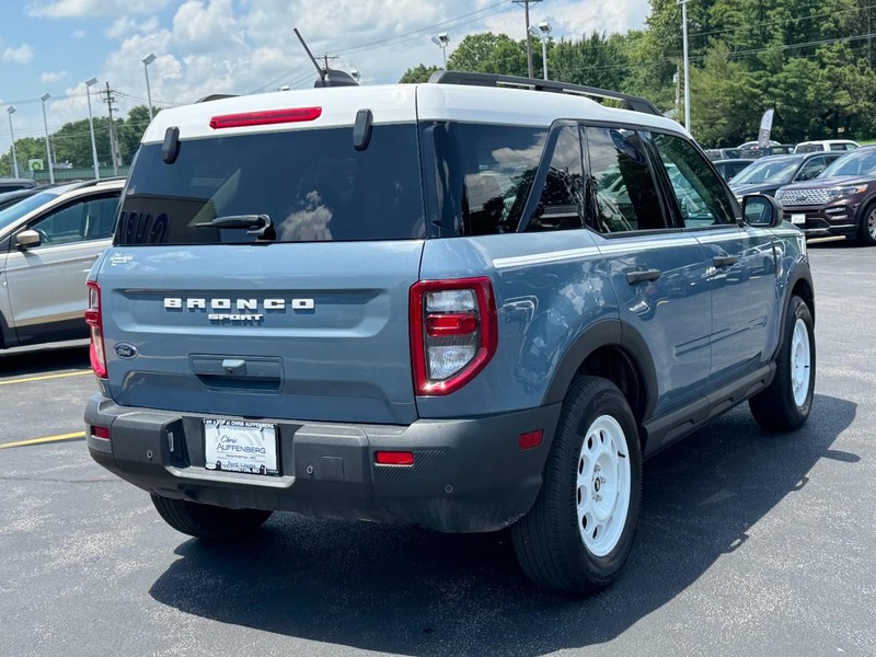 Ford Bronco Sport Vehicle Full-screen Gallery Image 03