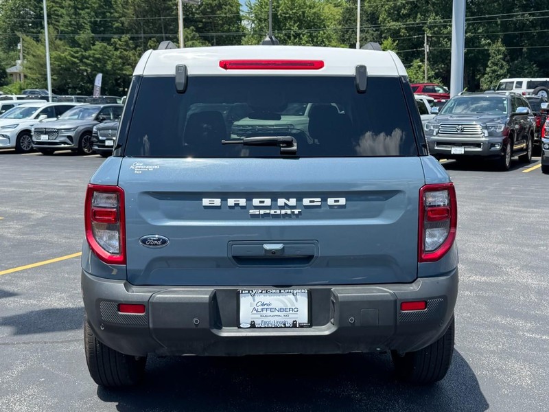 Ford Bronco Sport Vehicle Full-screen Gallery Image 04
