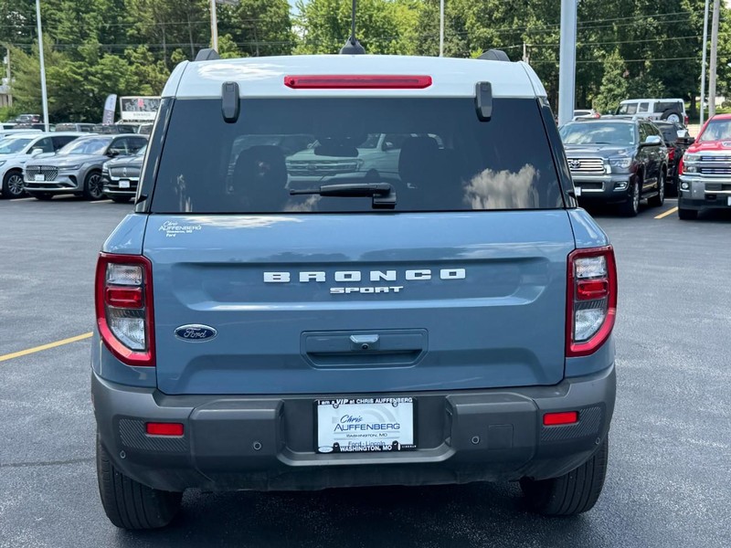Ford Bronco Sport Vehicle Full-screen Gallery Image 06