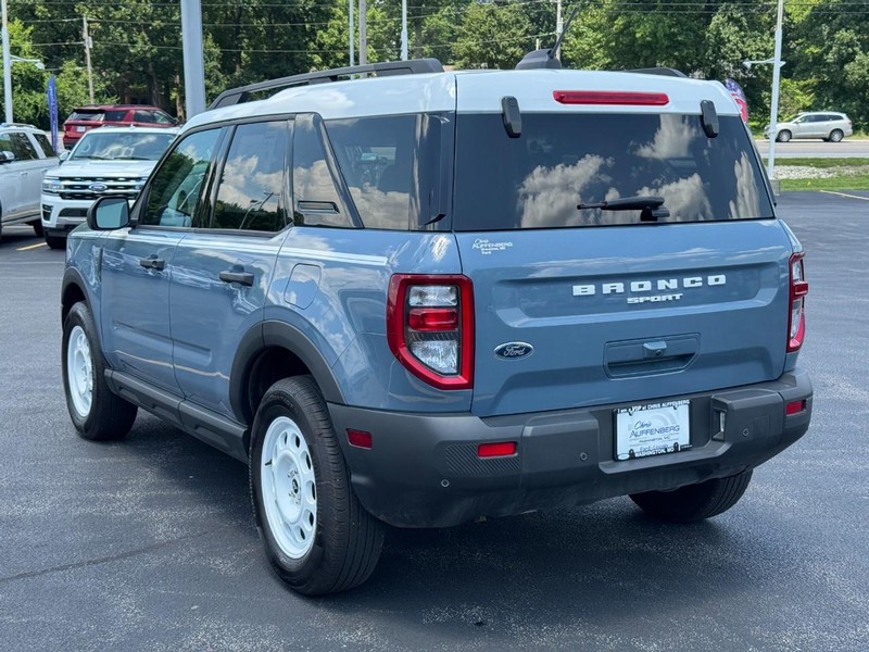 Ford Bronco Sport Vehicle Full-screen Gallery Image 07