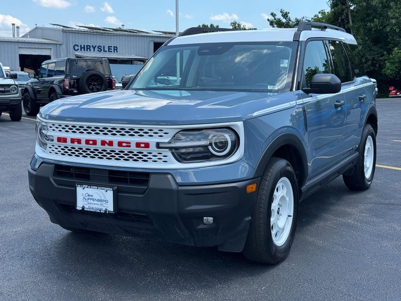 Ford Bronco Sport Vehicle Full-screen Gallery Image 09
