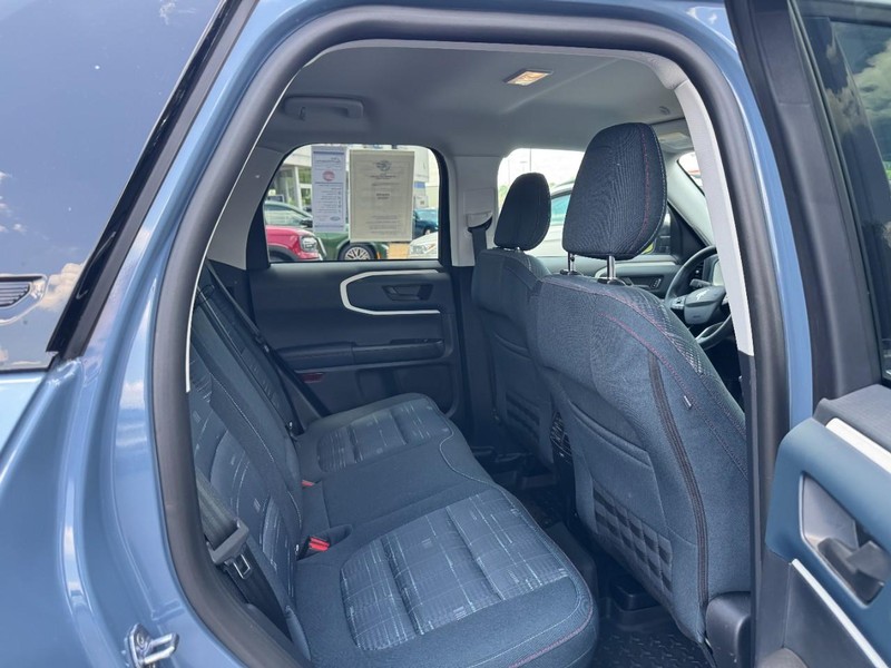 Ford Bronco Sport Vehicle Full-screen Gallery Image 11