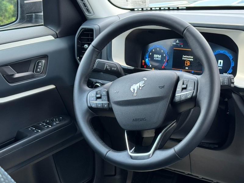 Ford Bronco Sport Vehicle Full-screen Gallery Image 13