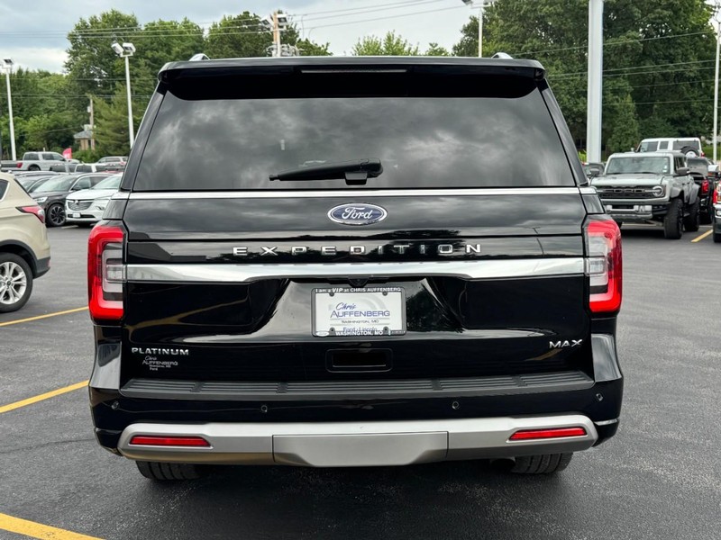 Ford Expedition Max Vehicle Full-screen Gallery Image 04