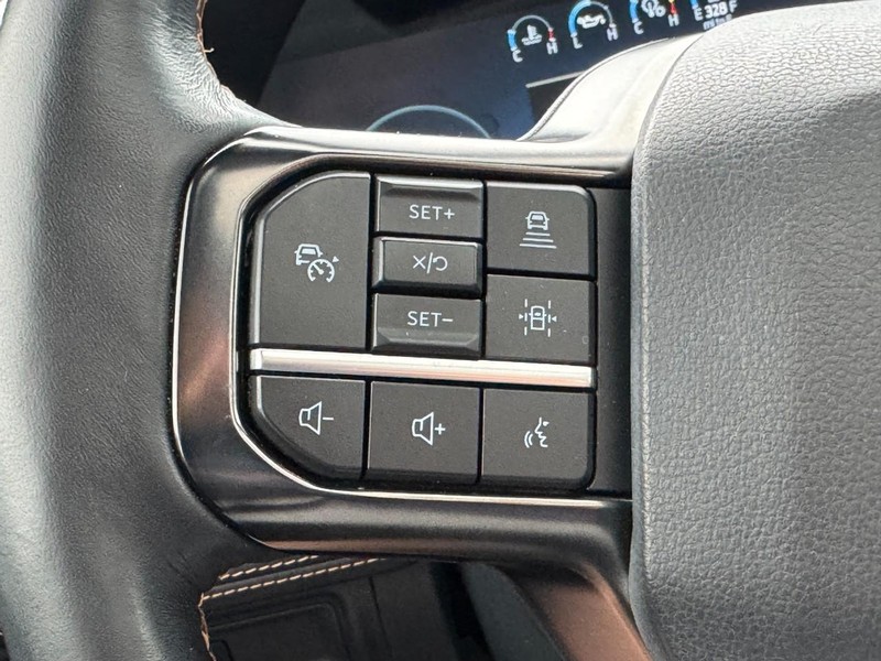Ford Expedition Max Vehicle Full-screen Gallery Image 18