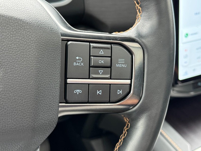 Ford Expedition Max Vehicle Full-screen Gallery Image 19