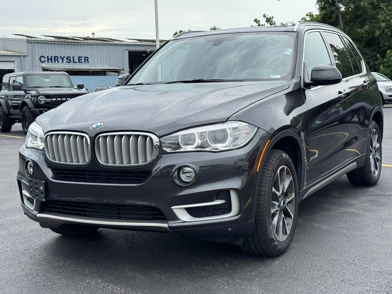 BMW X5 Vehicle Full-screen Gallery Image 08