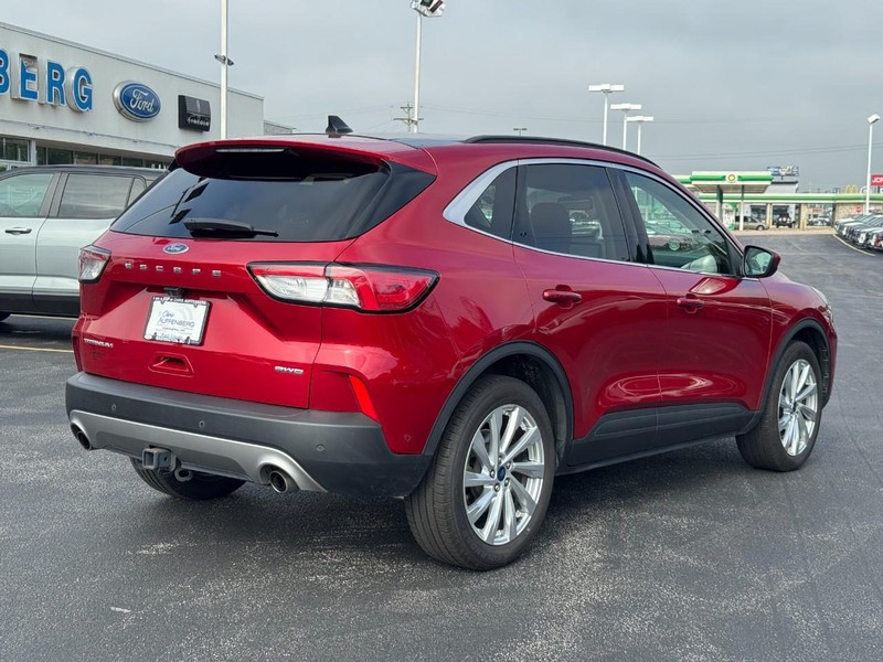Ford Escape Vehicle Full-screen Gallery Image 03