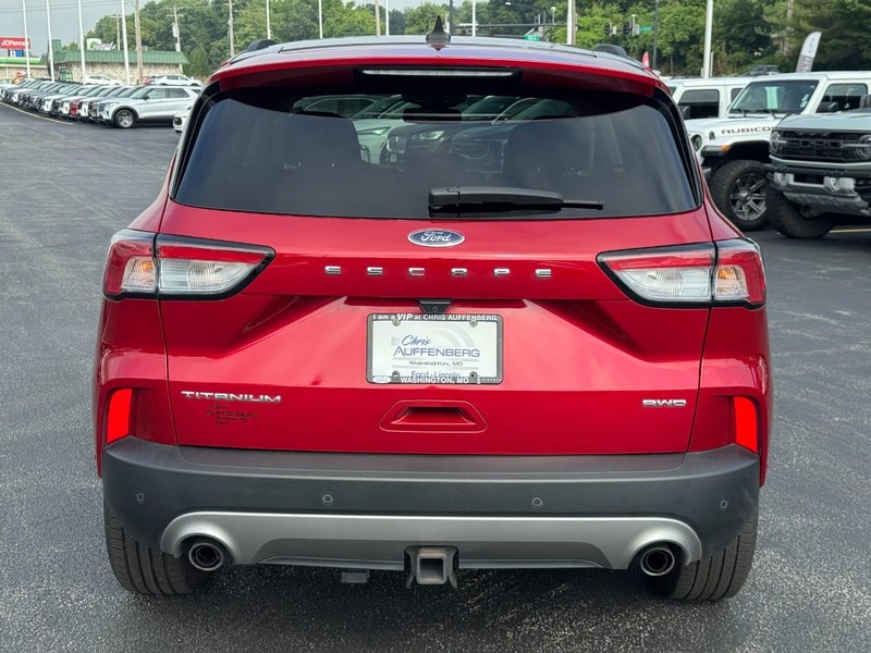 Ford Escape Vehicle Full-screen Gallery Image 05