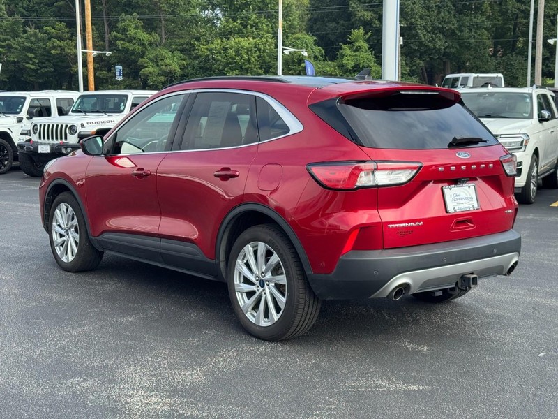 Ford Escape Vehicle Full-screen Gallery Image 06