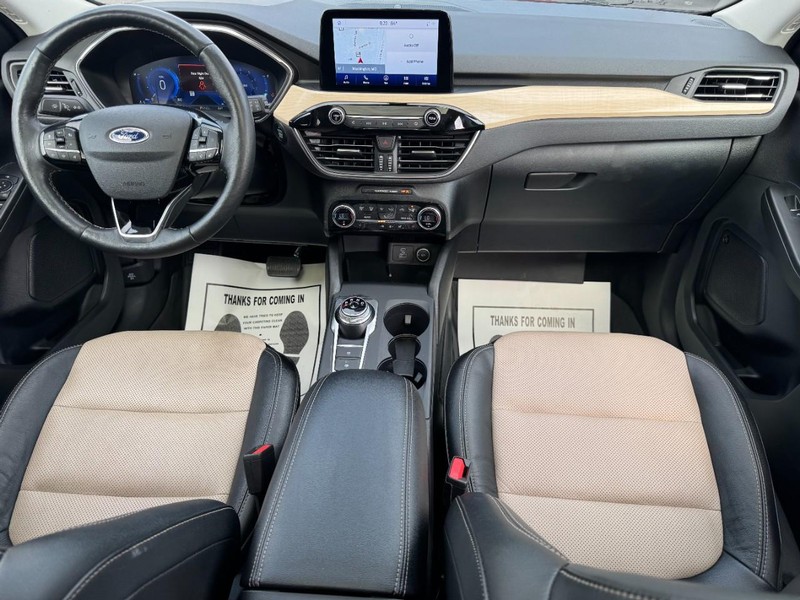 Ford Escape Vehicle Full-screen Gallery Image 11