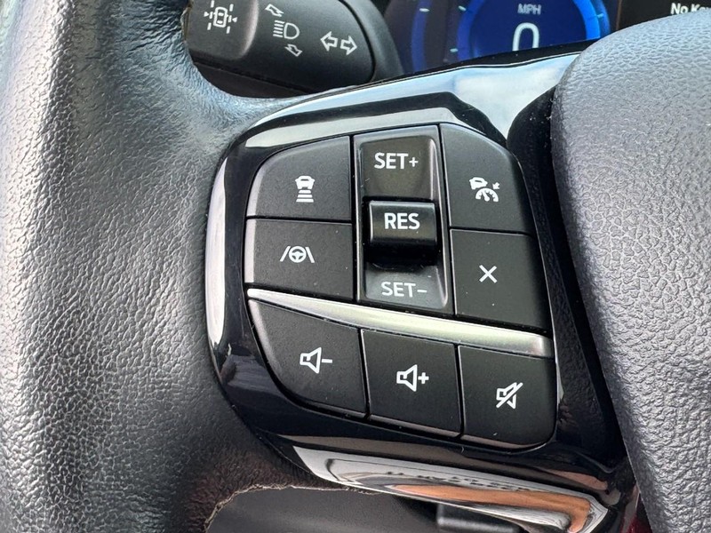 Ford Escape Vehicle Full-screen Gallery Image 18