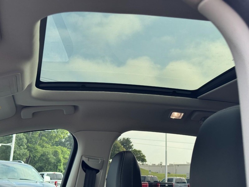 Ford Escape Vehicle Full-screen Gallery Image 27