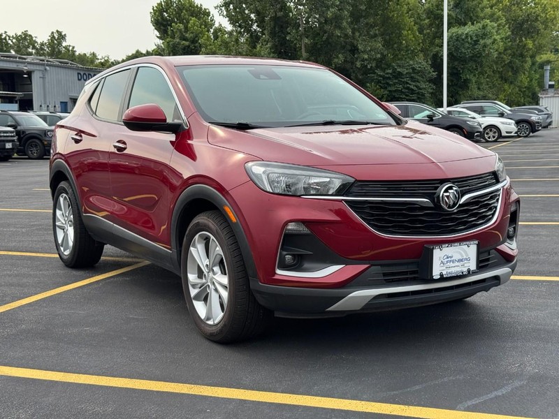 Buick Encore GX Vehicle Full-screen Gallery Image 02