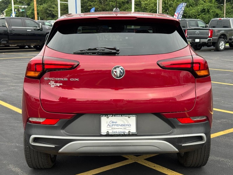 Buick Encore GX Vehicle Full-screen Gallery Image 04