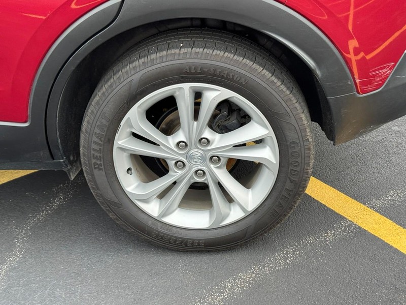 Buick Encore GX Vehicle Full-screen Gallery Image 07