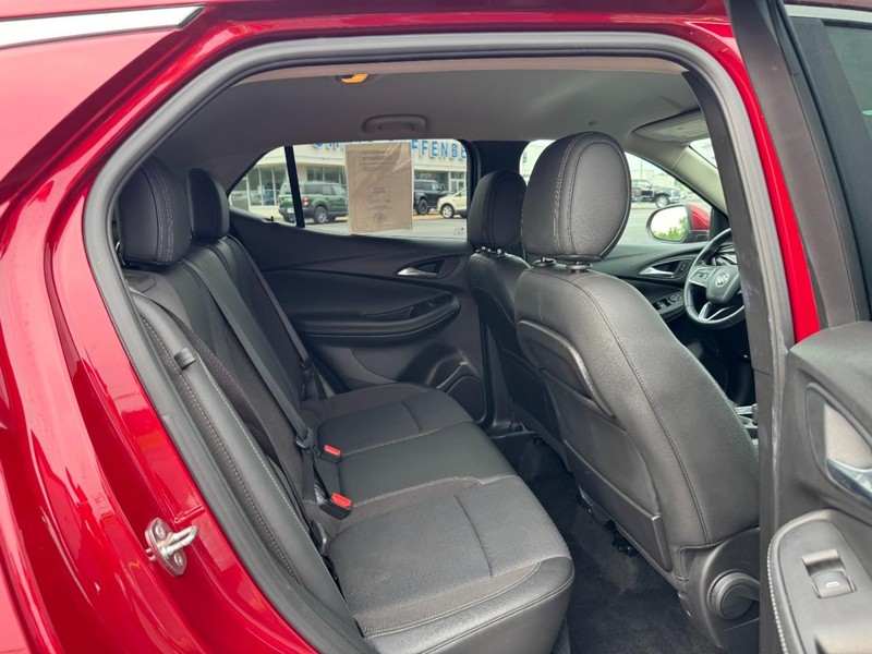 Buick Encore GX Vehicle Full-screen Gallery Image 10