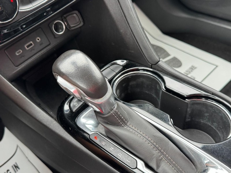 Buick Encore GX Vehicle Full-screen Gallery Image 19