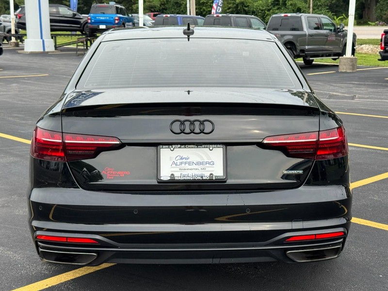 Audi A4 Sedan Vehicle Full-screen Gallery Image 04