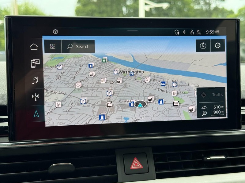Audi A4 Sedan Vehicle Full-screen Gallery Image 23