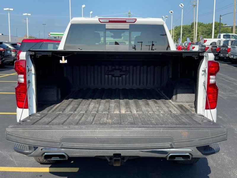 Chevrolet Silverado 1500 Vehicle Full-screen Gallery Image 05