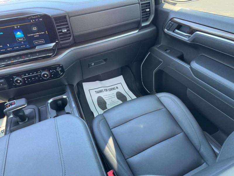 Chevrolet Silverado 1500 Vehicle Full-screen Gallery Image 15