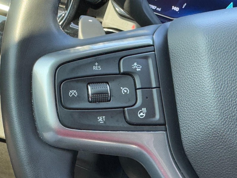 Chevrolet Silverado 1500 Vehicle Full-screen Gallery Image 16