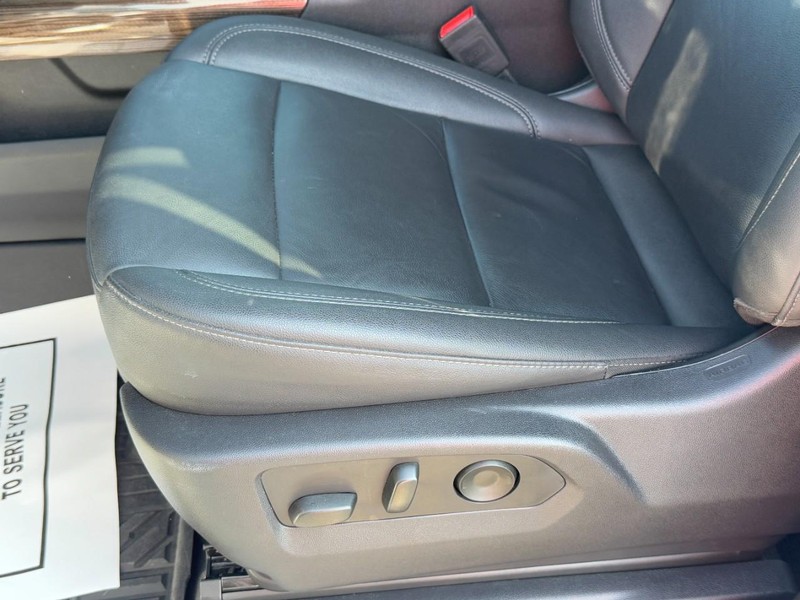 Chevrolet Silverado 1500 Vehicle Full-screen Gallery Image 23