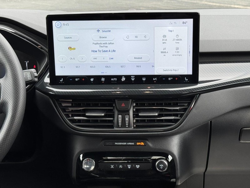 Ford Escape Vehicle Full-screen Gallery Image 13