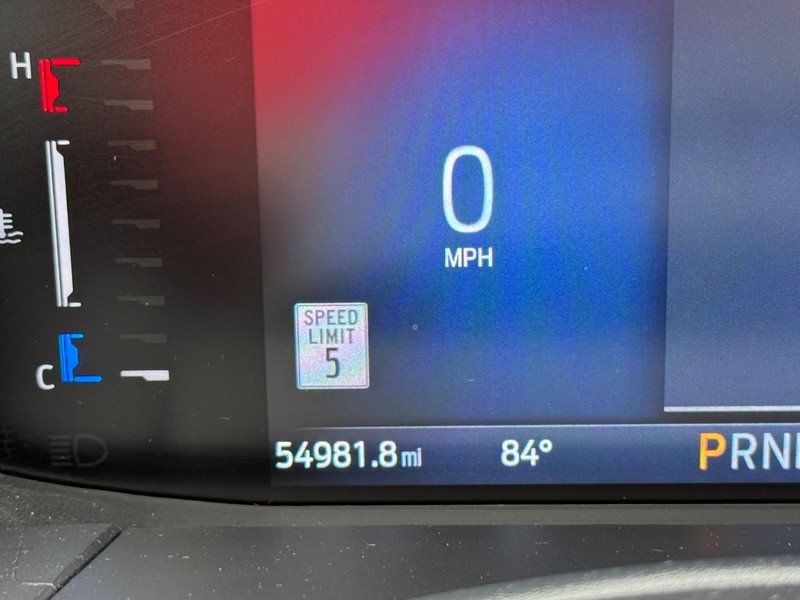 Ford Escape Vehicle Full-screen Gallery Image 18