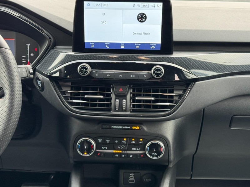 Ford Escape Vehicle Full-screen Gallery Image 13