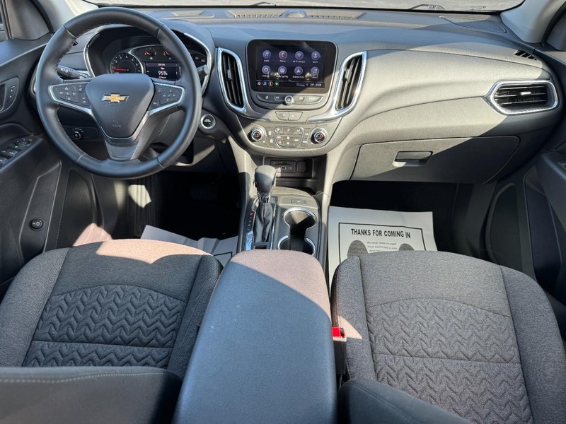 Chevrolet Equinox Vehicle Full-screen Gallery Image 11