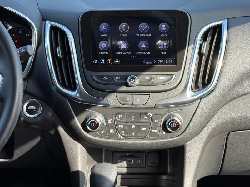 Chevrolet Equinox Vehicle Full-screen Gallery Image 13