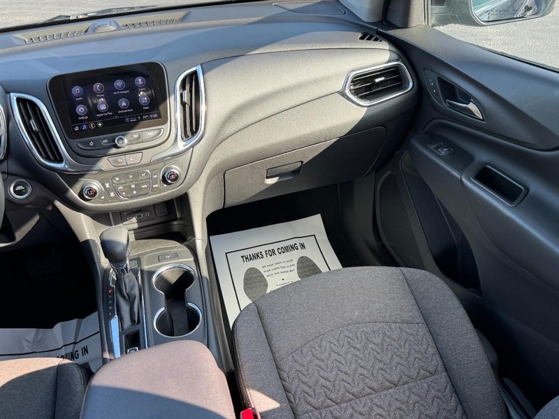 Chevrolet Equinox Vehicle Full-screen Gallery Image 15
