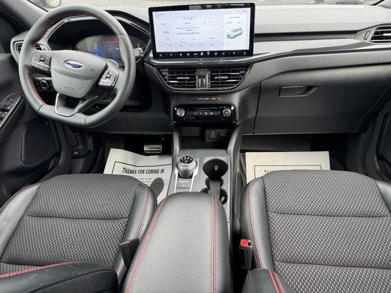 Ford Escape Vehicle Full-screen Gallery Image 11