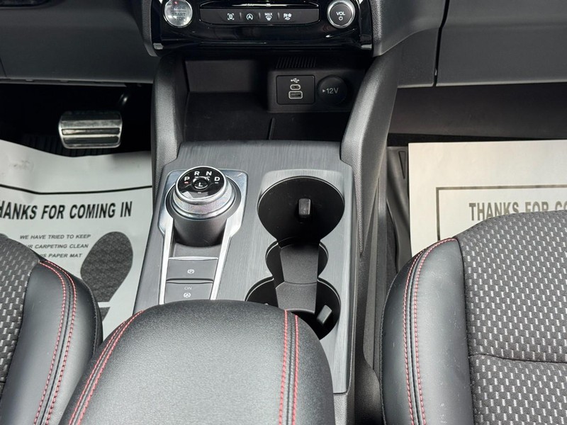 Ford Escape Vehicle Full-screen Gallery Image 14