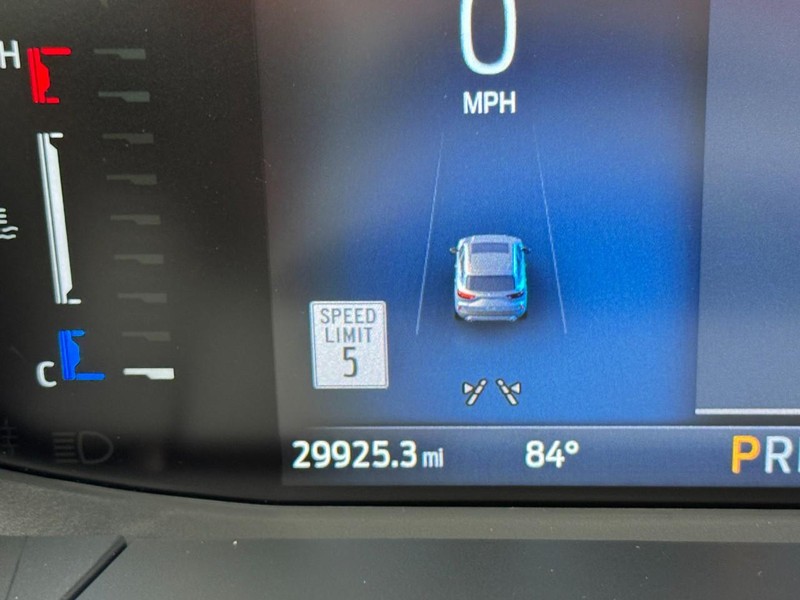 Ford Escape Vehicle Full-screen Gallery Image 18