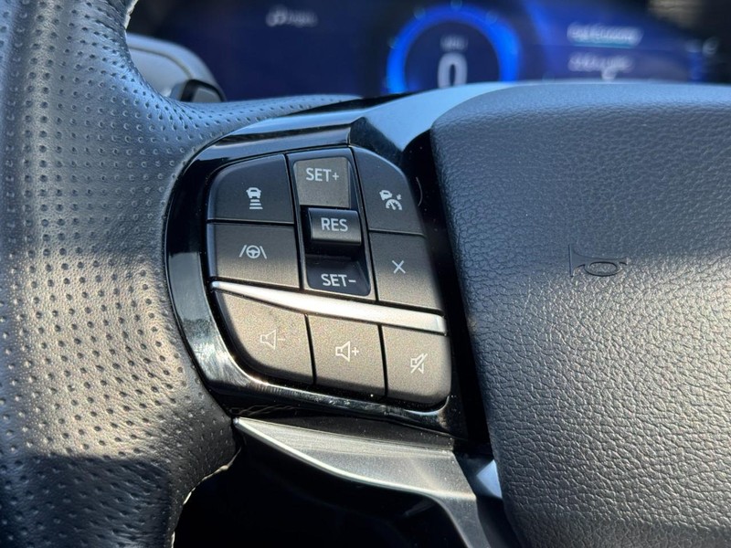 Ford Explorer Vehicle Full-screen Gallery Image 17