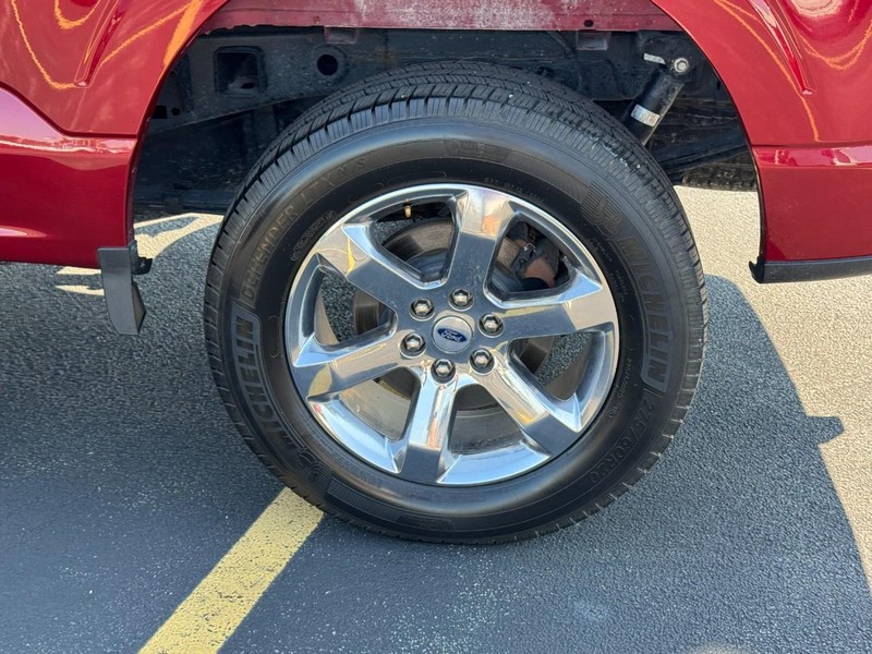 Ford F-150 Vehicle Full-screen Gallery Image 07