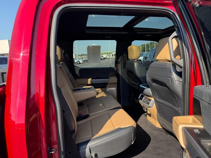 Ford F-150 Vehicle Full-screen Gallery Image 10