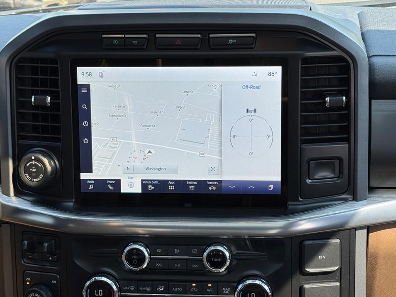 Ford F-150 Vehicle Full-screen Gallery Image 13