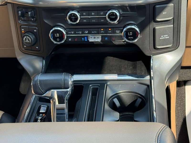 Ford F-150 Vehicle Full-screen Gallery Image 14