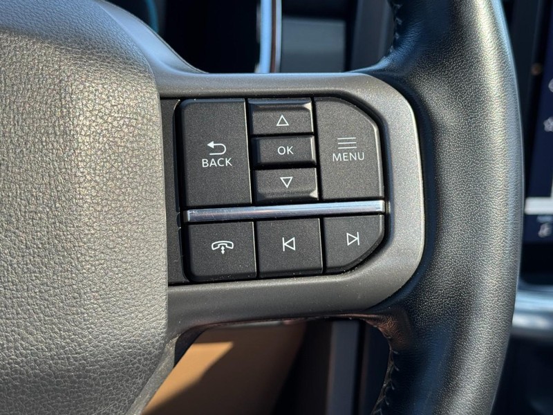 Ford F-150 Vehicle Full-screen Gallery Image 18