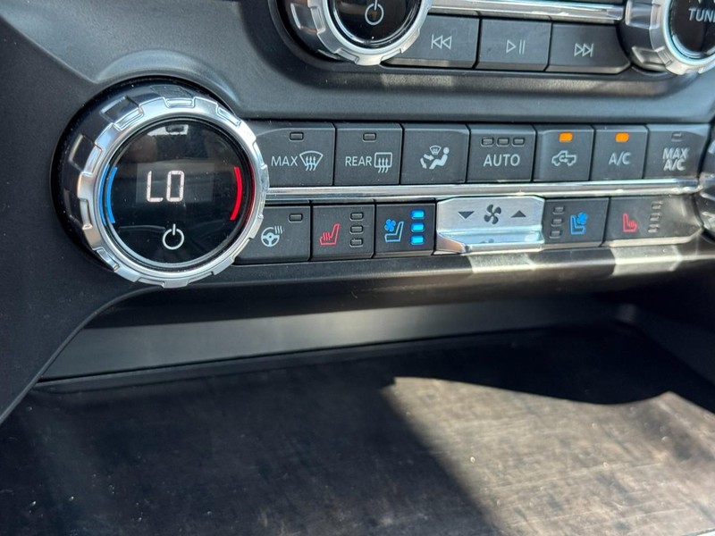 Ford F-150 Vehicle Full-screen Gallery Image 20